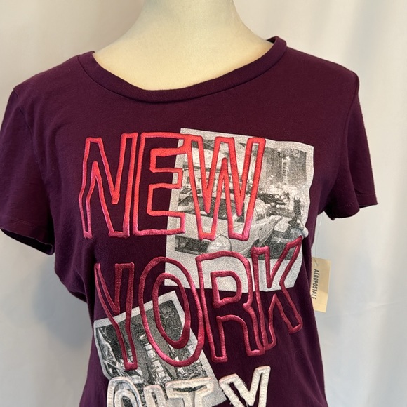 ❤️3/$30 Aeropostale T-shirt - Picture 2 of 8